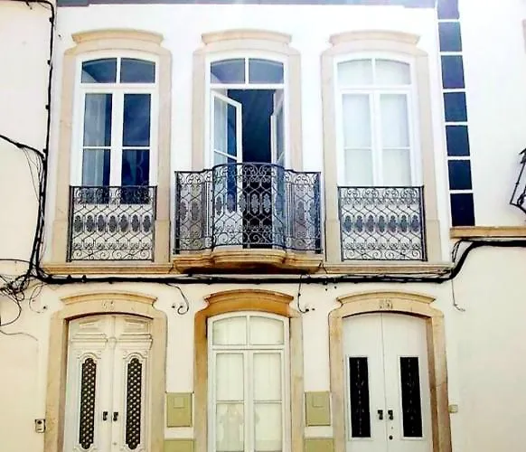 Casa Do Arco By Hnm 아파트 타비라